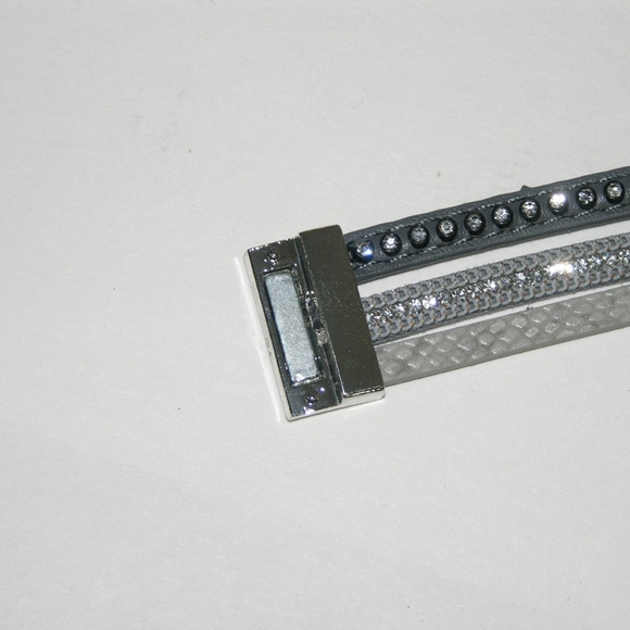 LAST ONE! Sparkling Snake Print Wrap Bracelet - Picture 6 of 8